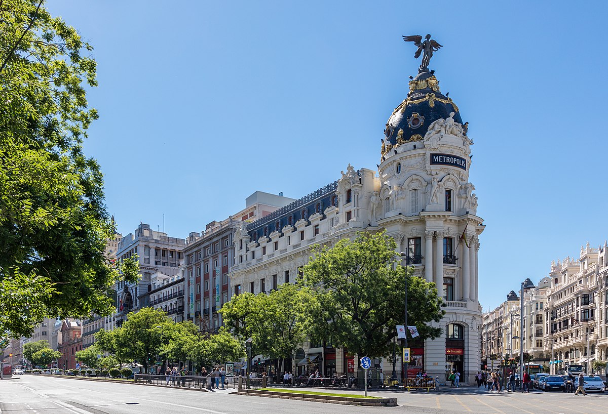 Gran Vía – Madrid’s iconic grand boulevard Gran Vía and the Metropolis Building in Madrid — early 20th-century architecture along the city’s most iconic boulevard