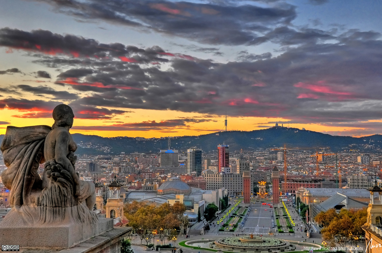 Barcelona Travel Guide – City Panorama from Montjuïc Panoramic view of Barcelona from Montjuïc overlooking Plaça d’Espanya and the city skyline