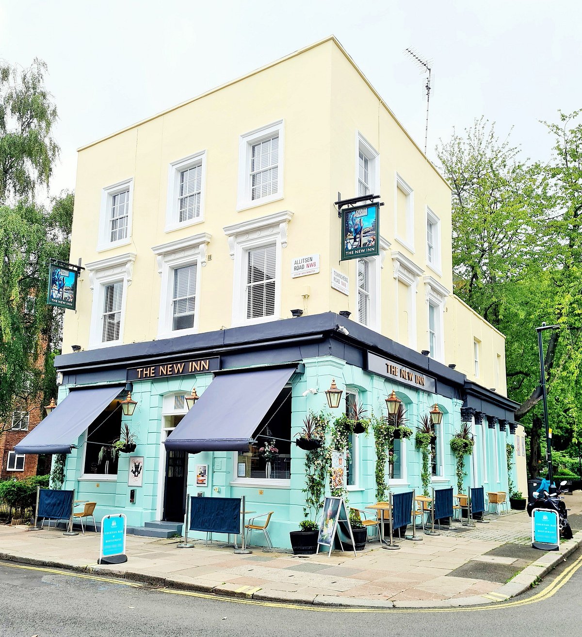 Boutique Guesthouse Exterior – Smaller-Scale Stays Boutique guesthouse-style building exterior in a calm neighborhood setting