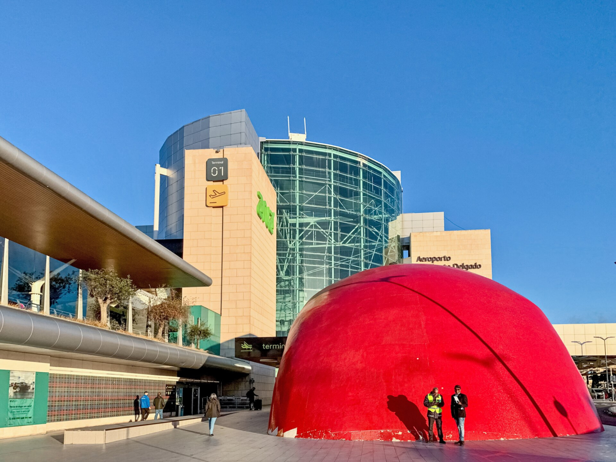 The main building and forecourt at Lisbon Airport The main building and forecourt at Lisbon Airport