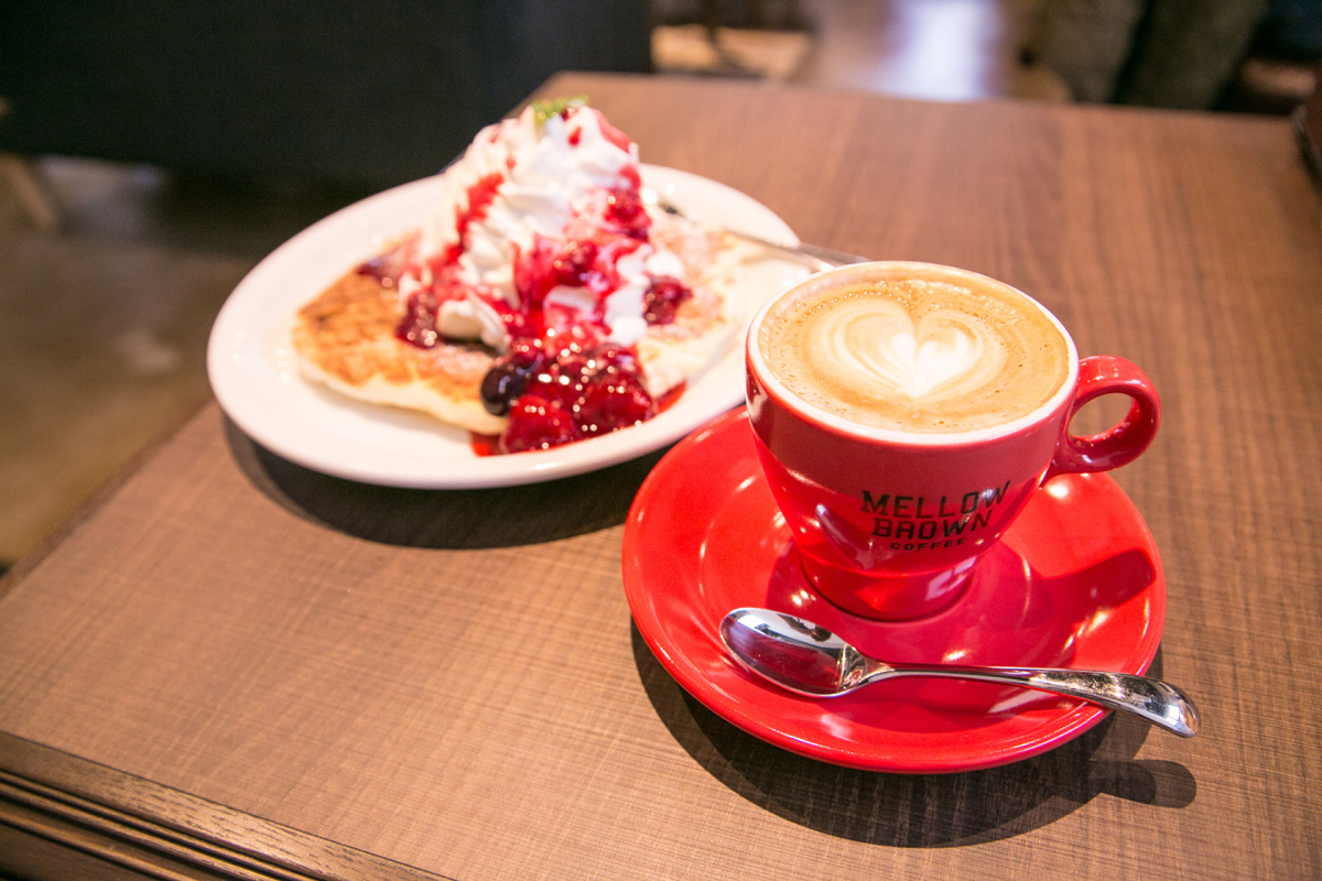 Coffee and dessert in a cozy Moscow café