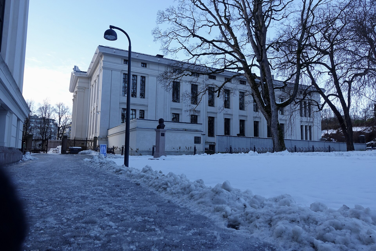Winter snow by the University of Oslo’s Domus Bibliotheca, February 2022. Winter snow by the University of Oslo’s Domus Bibliotheca, February 2022.