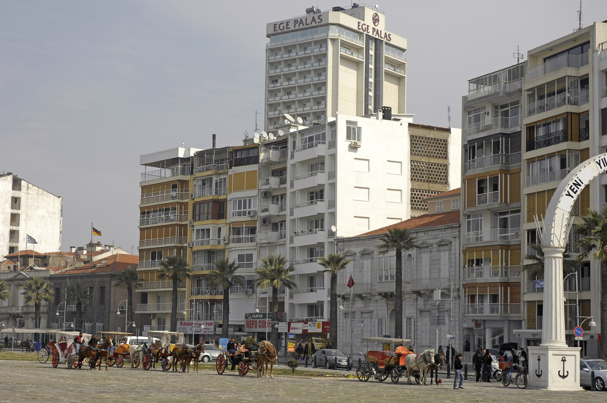 İzmir Kordon waterfront İzmir Kordon waterfront