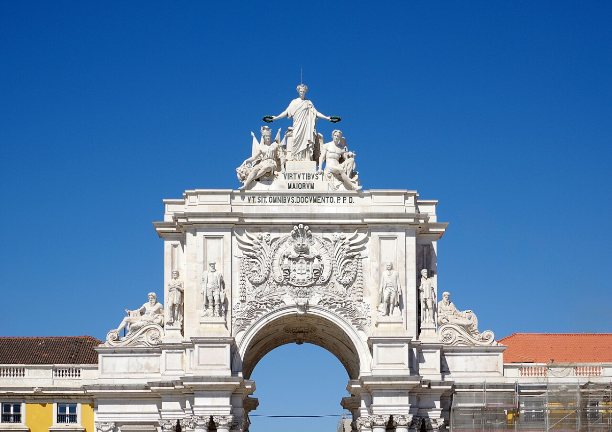 Rua Augusta Arch, Praça do Comércio Rua Augusta Arch overlooking Praça do Comércio in Lisbon