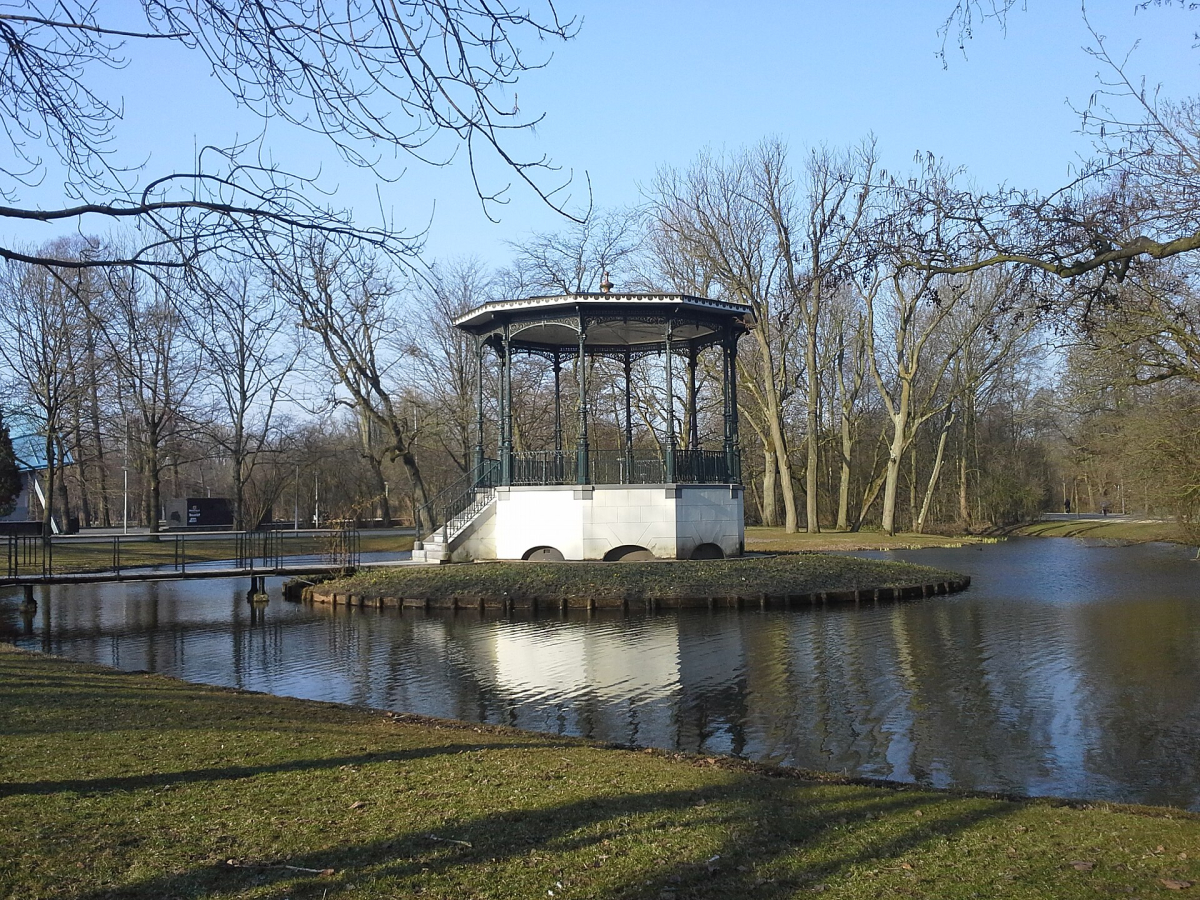 The pavilion and water in Vondelpark. The pavilion and water in Vondelpark.