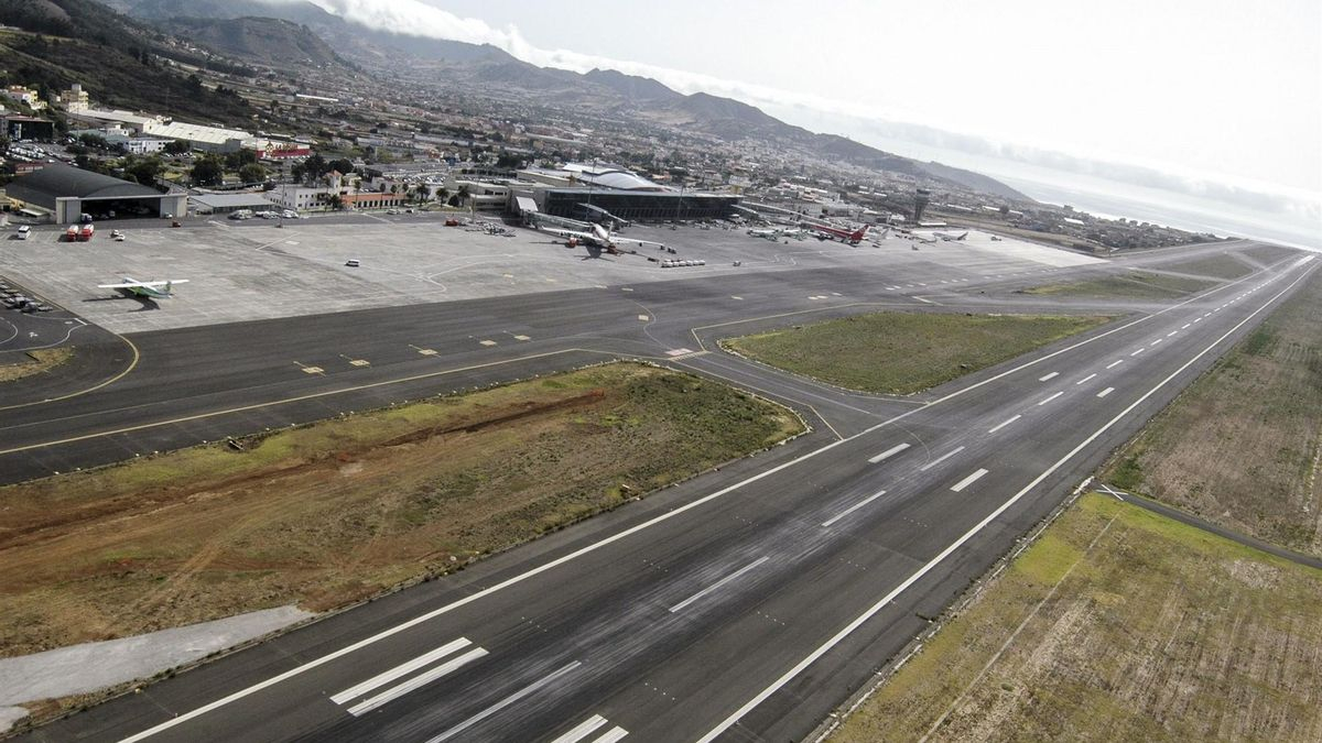 Tenerife North Airport (TFN) – hub for inter-island and mainland flights Tenerife North Airport terminal and runway with aircraft