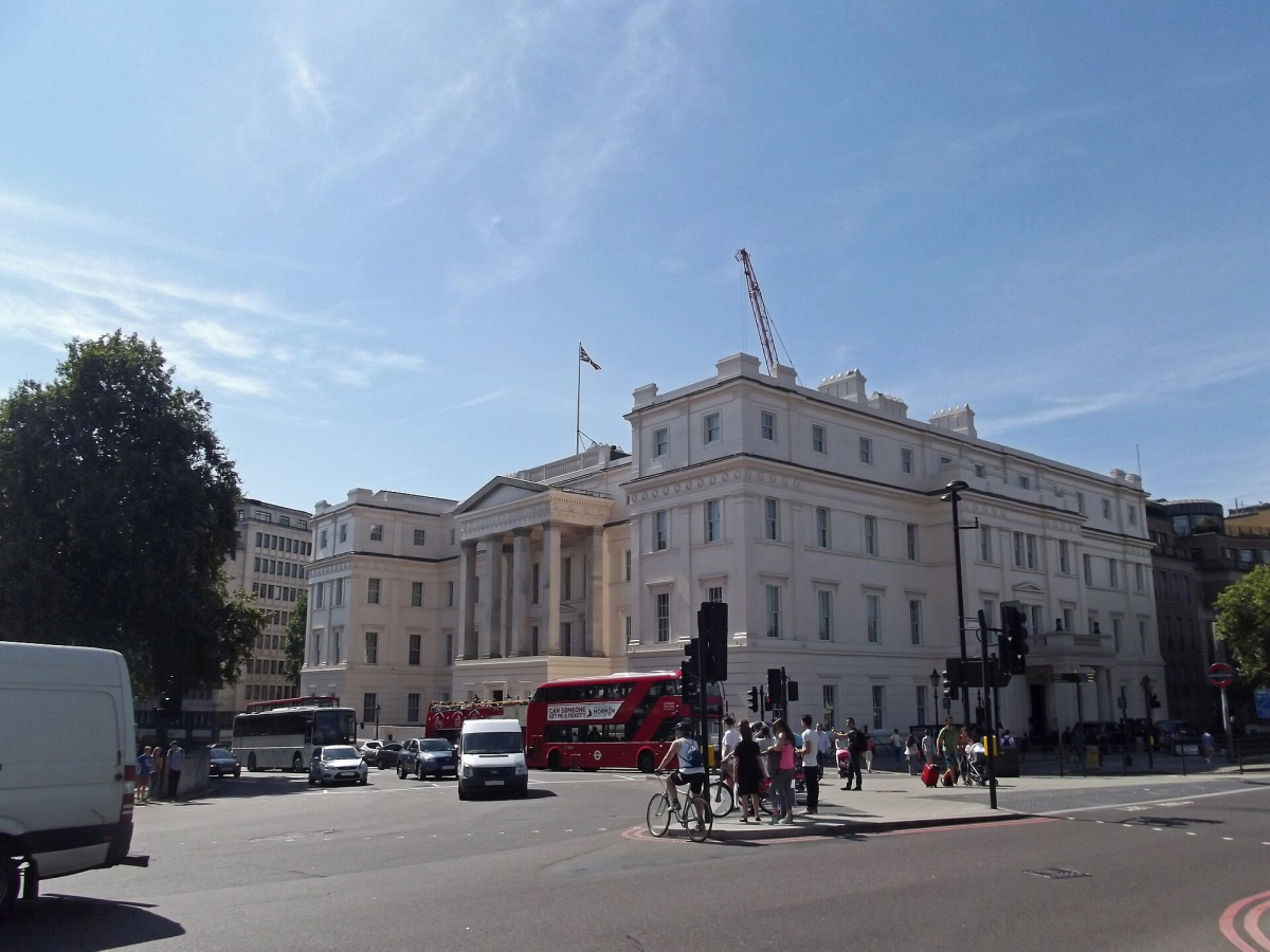The Lanesborough exterior at Hyde Park Corner; the historic building does not establish the room category or current facilities.