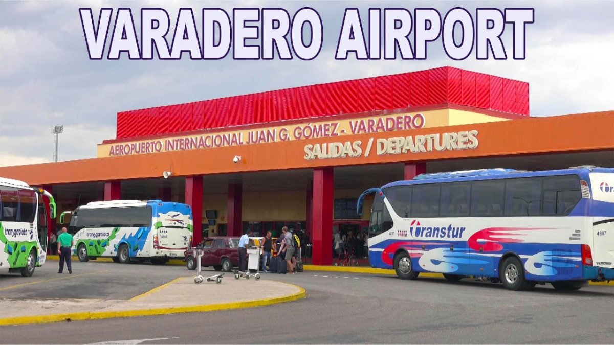 Exterior view of Varadero Airport with arriving tourists