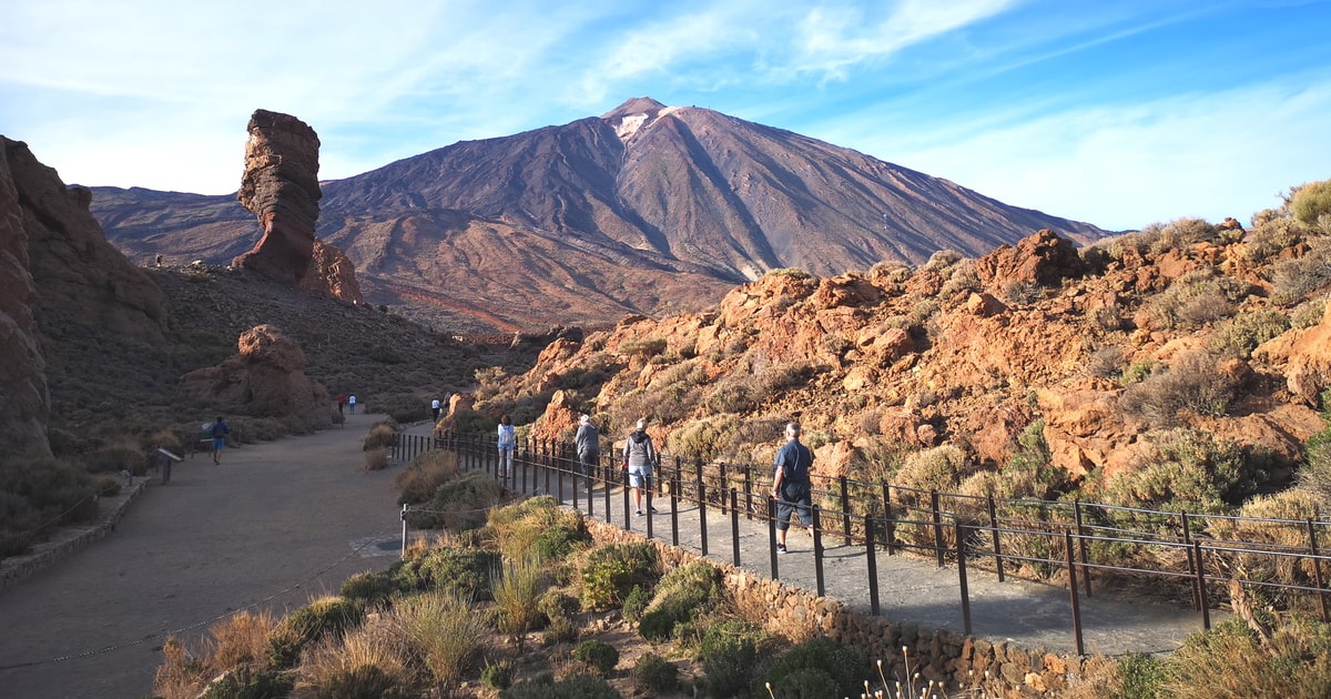 Mount Teide National Park – Tenerife’s most iconic natural attraction Mount Teide National Park viewpoint in Tenerife